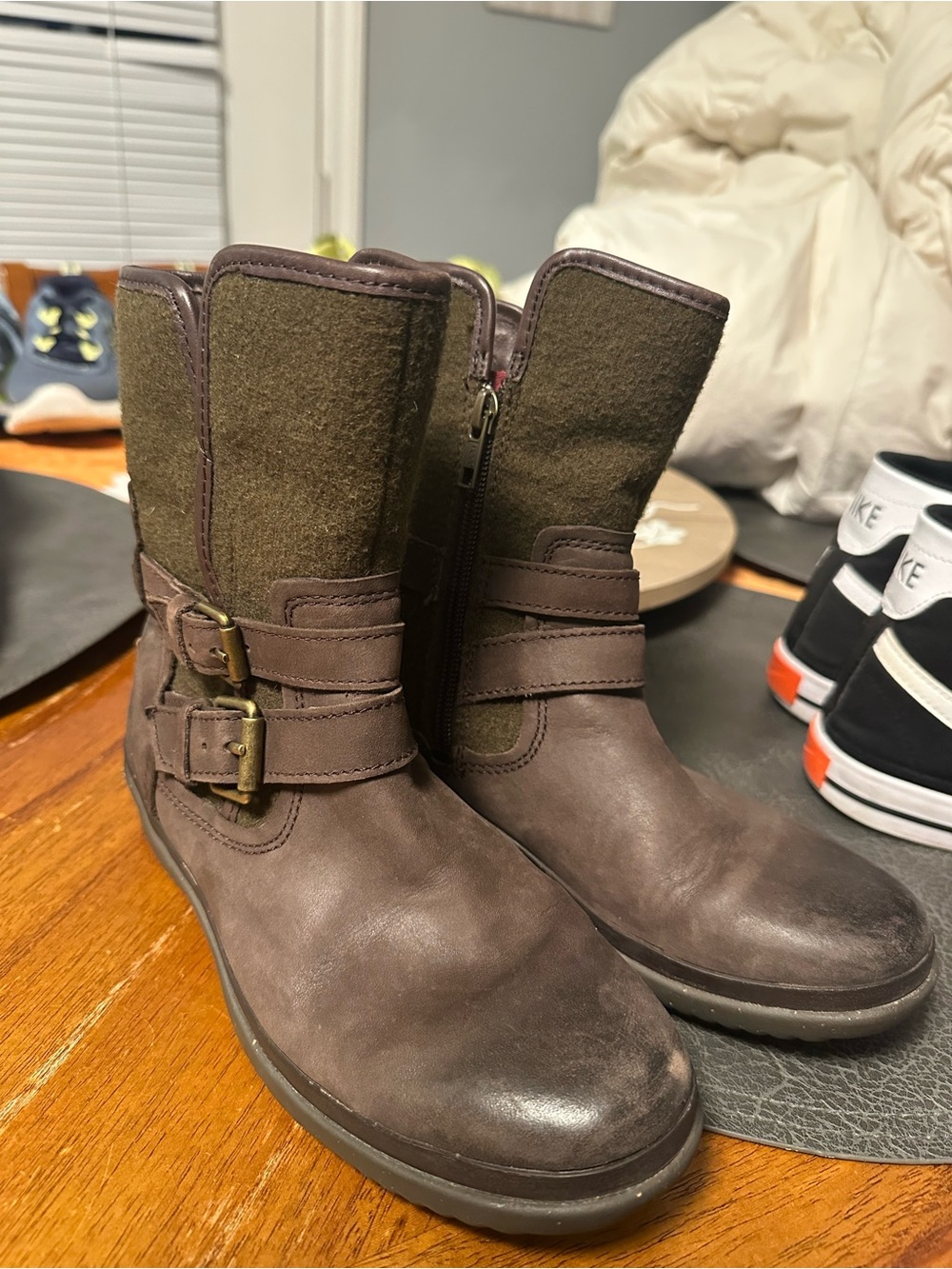 UGG Women's Brown Leather and Wool Lace-Up Mid-Calf Boots